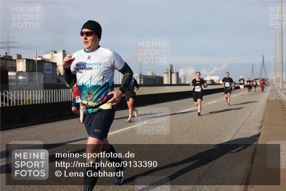 03.10.2025 - Köhlbrandbrückenlauf Lena Gebhardt http://msf.ph/oto/9133390 03.10.2025 09:51:18 Position 2  meine-sportfotos.de