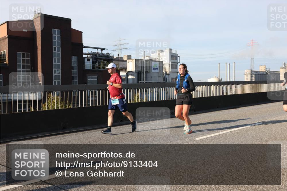 03.10.2025 - Köhlbrandbrückenlauf Lena Gebhardt http://msf.ph/oto/9133404 03.10.2025 09:51:19 Position 2  meine-sportfotos.de