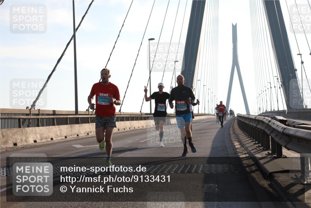 03.10.2025 - Köhlbrandbrückenlauf Yannick Fuchs http://msf.ph/oto/9133431 03.10.2025 08:20:20 Position 1 2402 meine-sportfotos.de