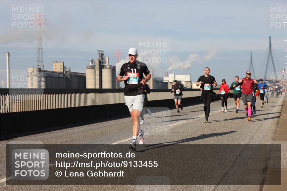 03.10.2025 - Köhlbrandbrückenlauf Lena Gebhardt http://msf.ph/oto/9133455 03.10.2025 09:51:23 Position 2 2431 meine-sportfotos.de