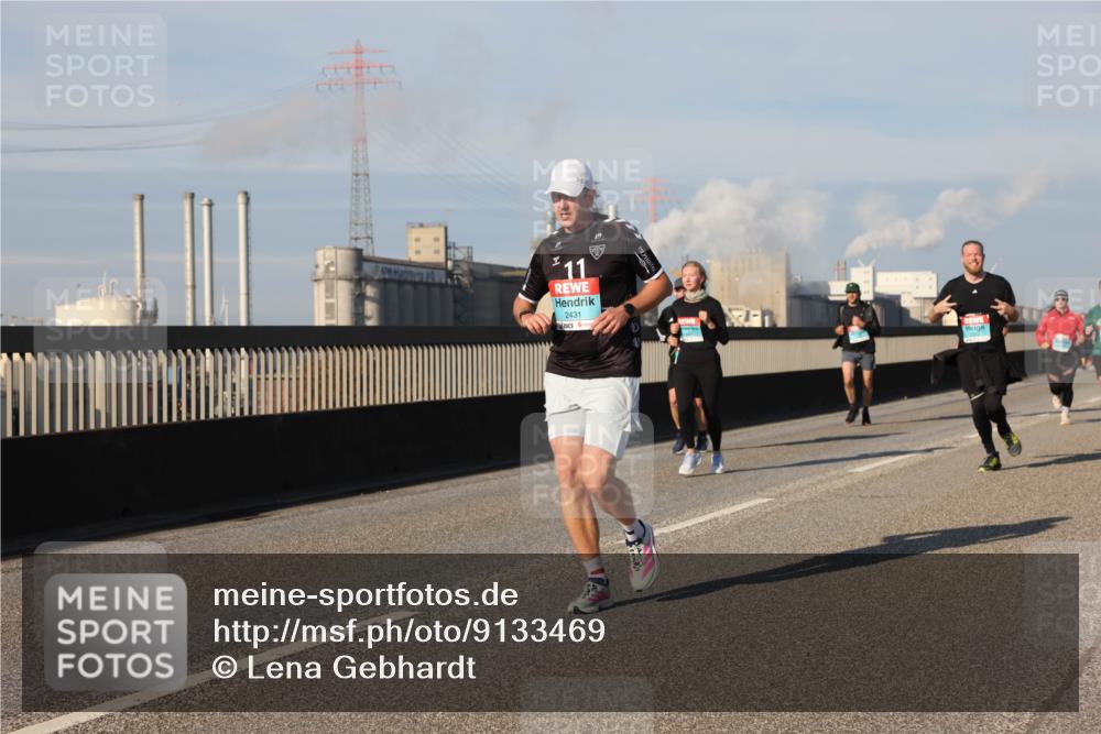 03.10.2025 - Köhlbrandbrückenlauf Lena Gebhardt http://msf.ph/oto/9133469 03.10.2025 09:51:24 Position 2 2431 meine-sportfotos.de