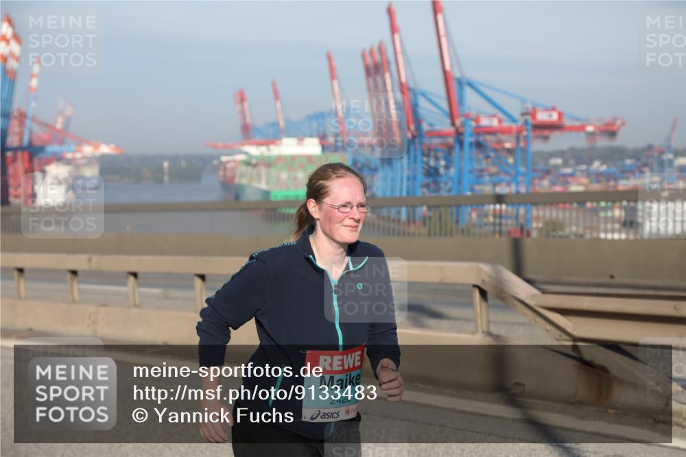 03.10.2025 - Köhlbrandbrückenlauf Yannick Fuchs http://msf.ph/oto/9133483 03.10.2025 09:06:03 Position 2 2428 meine-sportfotos.de