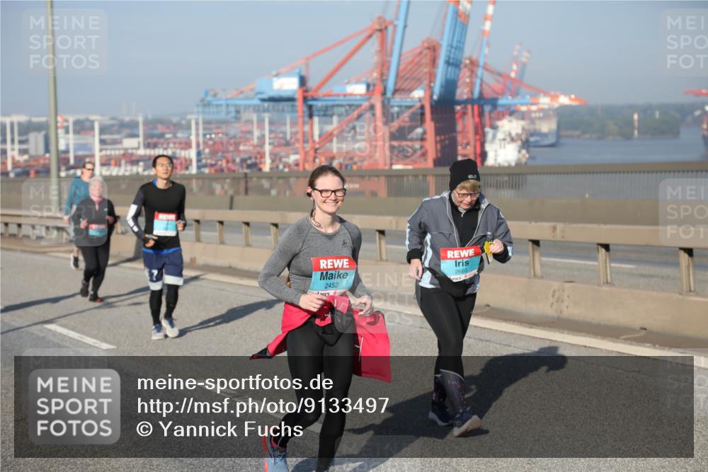 03.10.2025 - Köhlbrandbrückenlauf Yannick Fuchs http://msf.ph/oto/9133497 03.10.2025 09:06:16 Position 2 2452, 2665 meine-sportfotos.de