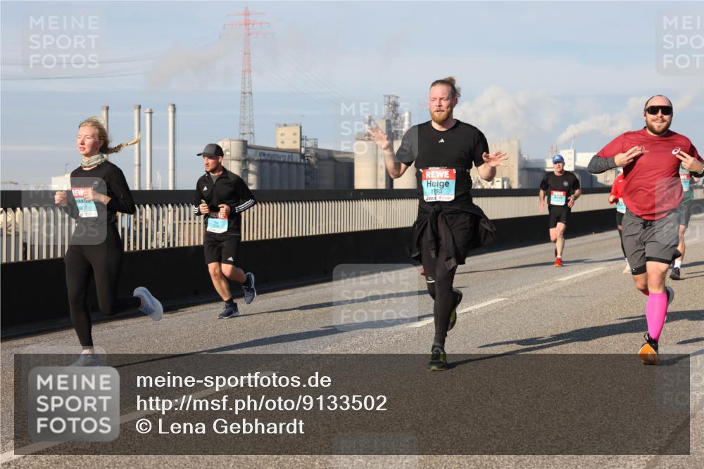 03.10.2025 - Köhlbrandbrückenlauf Lena Gebhardt http://msf.ph/oto/9133502 03.10.2025 09:51:26 Position 2 1407, 2793 meine-sportfotos.de