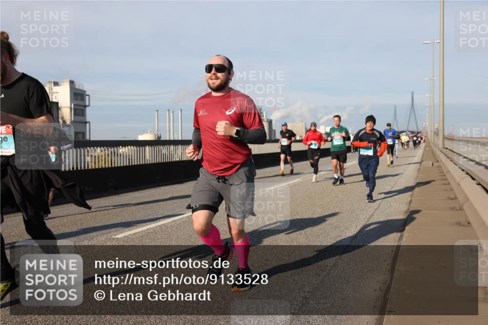 03.10.2025 - Köhlbrandbrückenlauf Lena Gebhardt http://msf.ph/oto/9133528 03.10.2025 09:51:28 Position 2 3 meine-sportfotos.de
