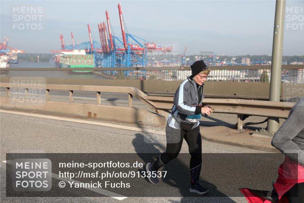 03.10.2025 - Köhlbrandbrückenlauf Yannick Fuchs http://msf.ph/oto/9133537 03.10.2025 09:06:19 Position 2 118 meine-sportfotos.de