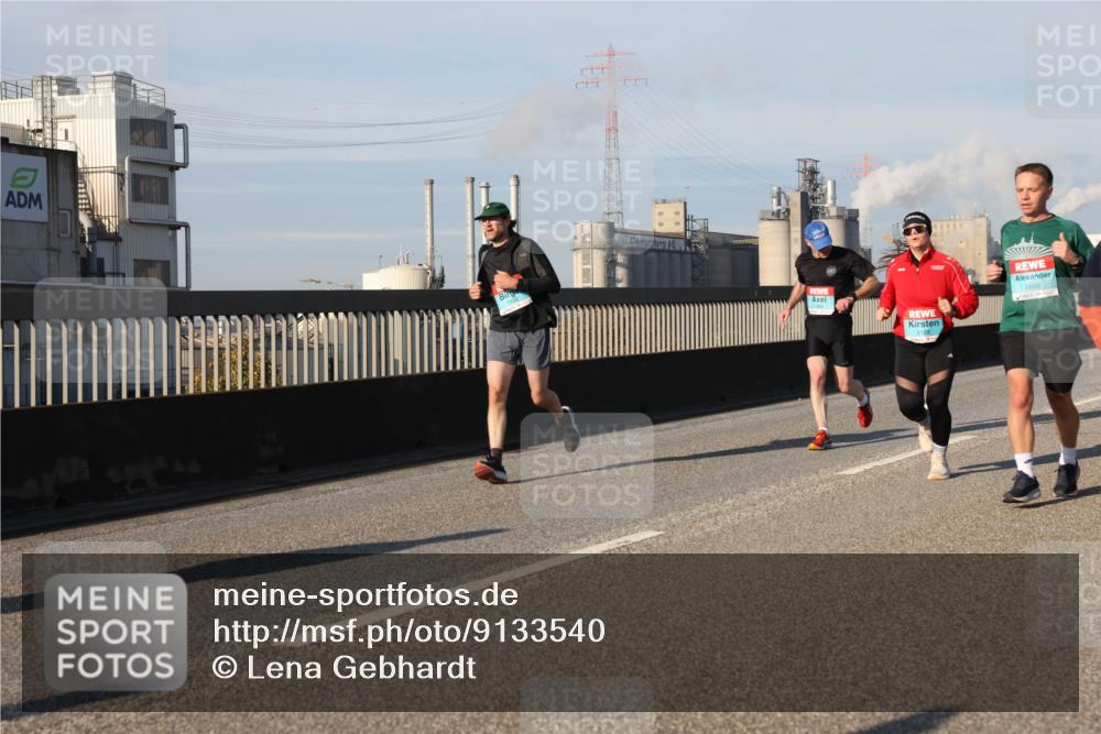03.10.2025 - Köhlbrandbrückenlauf Lena Gebhardt http://msf.ph/oto/9133540 03.10.2025 09:51:28 Position 2 1699 meine-sportfotos.de