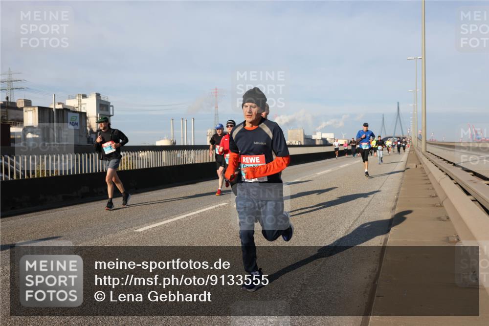 03.10.2025 - Köhlbrandbrückenlauf Lena Gebhardt http://msf.ph/oto/9133555 03.10.2025 09:51:29 Position 2  meine-sportfotos.de