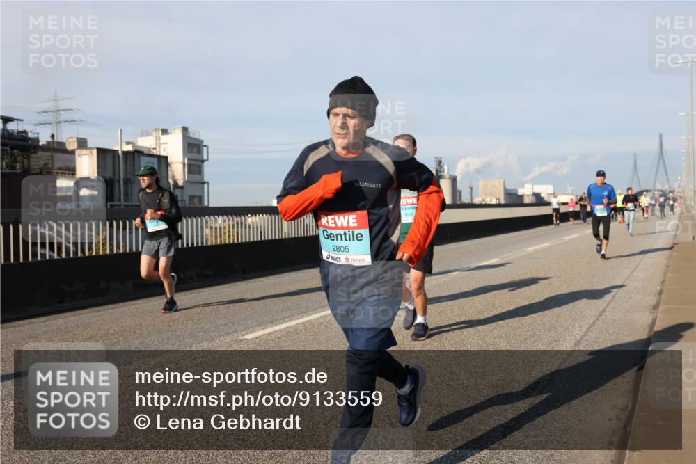 03.10.2025 - Köhlbrandbrückenlauf Lena Gebhardt http://msf.ph/oto/9133559 03.10.2025 09:51:30 Position 2 2805, 1699 meine-sportfotos.de