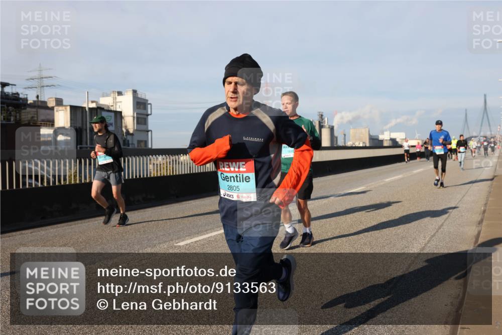 03.10.2025 - Köhlbrandbrückenlauf Lena Gebhardt http://msf.ph/oto/9133563 03.10.2025 09:51:30 Position 2 2805, 1699 meine-sportfotos.de