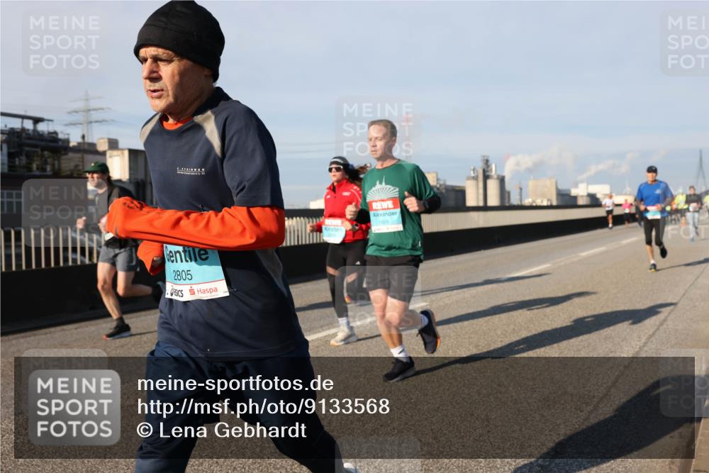 03.10.2025 - Köhlbrandbrückenlauf Lena Gebhardt http://msf.ph/oto/9133568 03.10.2025 09:51:30 Position 2 2805, 1699 meine-sportfotos.de