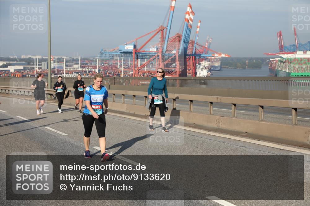 03.10.2025 - Köhlbrandbrückenlauf Yannick Fuchs http://msf.ph/oto/9133620 03.10.2025 09:06:25 Position 2  meine-sportfotos.de