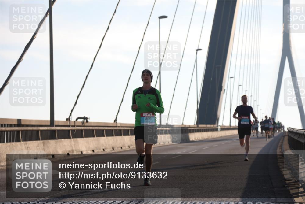 03.10.2025 - Köhlbrandbrückenlauf Yannick Fuchs http://msf.ph/oto/9133632 03.10.2025 08:20:39 Position 1 2701 meine-sportfotos.de