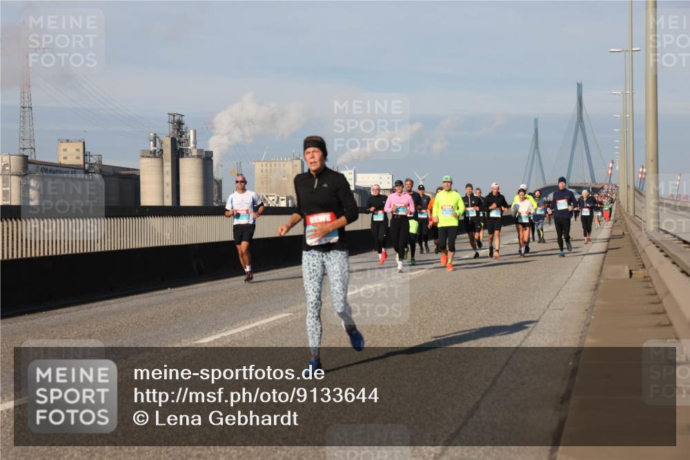 03.10.2025 - Köhlbrandbrückenlauf Lena Gebhardt http://msf.ph/oto/9133644 03.10.2025 09:51:35 Position 2  meine-sportfotos.de