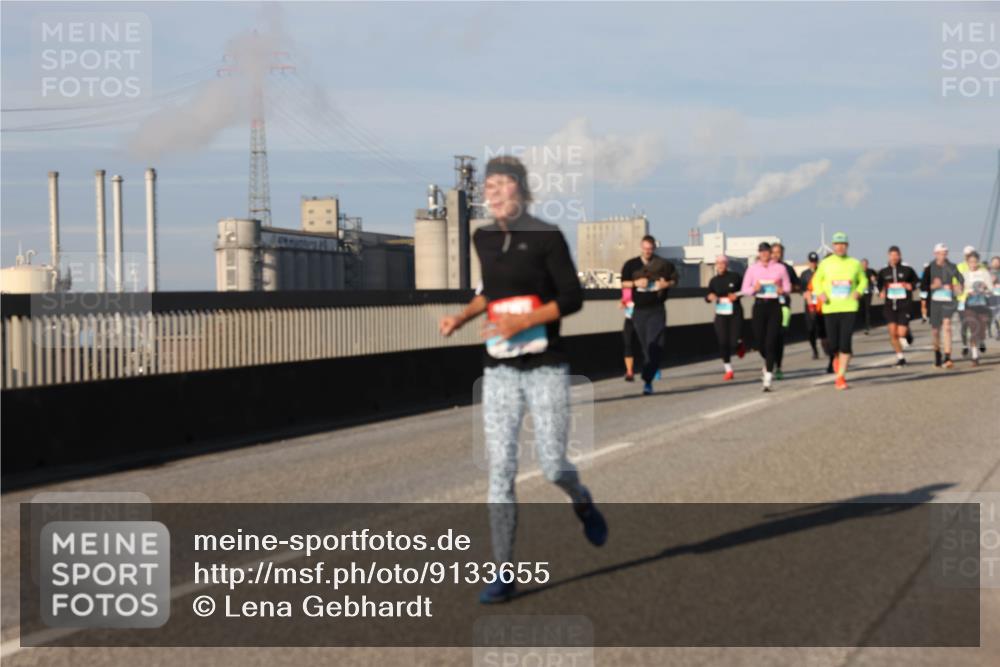 03.10.2025 - Köhlbrandbrückenlauf Lena Gebhardt http://msf.ph/oto/9133655 03.10.2025 09:51:35 Position 2  meine-sportfotos.de