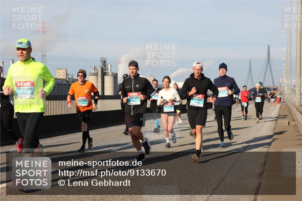 03.10.2025 - Köhlbrandbrückenlauf Lena Gebhardt http://msf.ph/oto/9133670 03.10.2025 09:51:40 Position 2 1409, 1430, 1886, 1764, 1257 meine-sportfotos.de