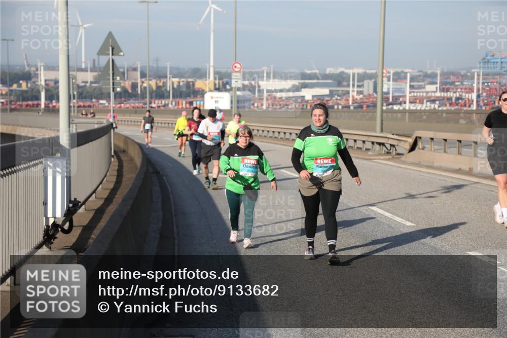 03.10.2025 - Köhlbrandbrückenlauf Yannick Fuchs http://msf.ph/oto/9133682 03.10.2025 09:06:30 Position 2 3624 meine-sportfotos.de