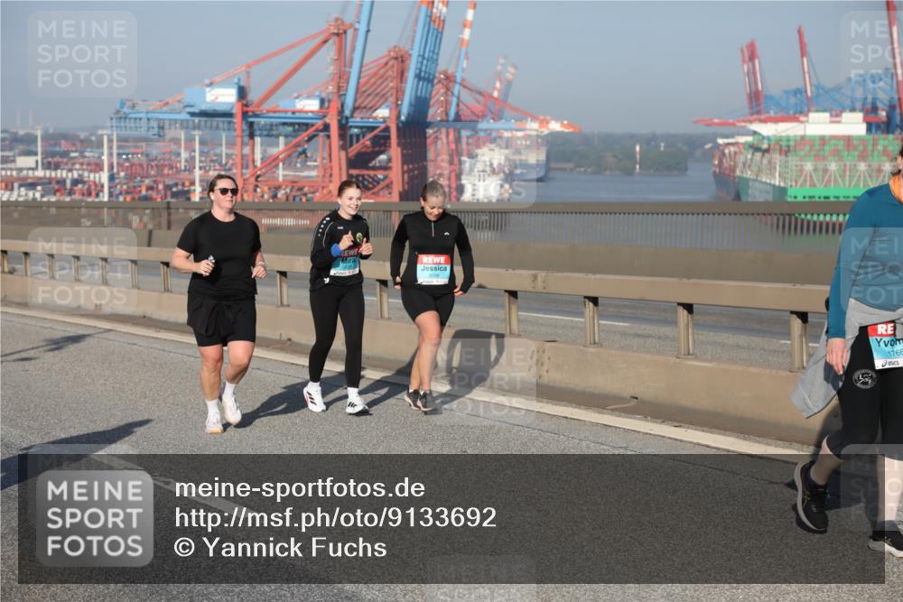 03.10.2025 - Köhlbrandbrückenlauf Yannick Fuchs http://msf.ph/oto/9133692 03.10.2025 09:06:31 Position 2 3098, 1766 meine-sportfotos.de