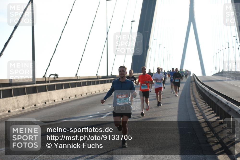 03.10.2025 - Köhlbrandbrückenlauf Yannick Fuchs http://msf.ph/oto/9133705 03.10.2025 08:20:49 Position 1 3350 meine-sportfotos.de