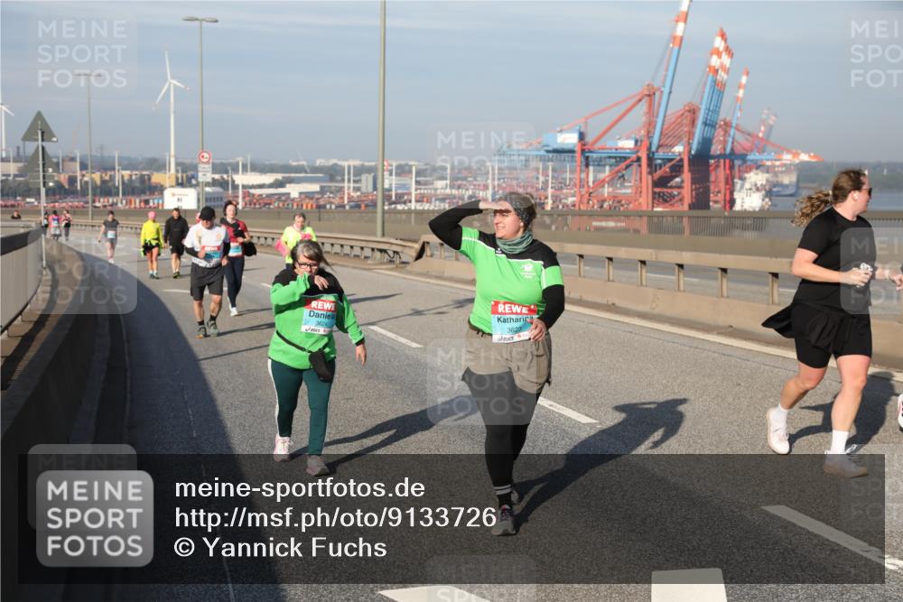 03.10.2025 - Köhlbrandbrückenlauf Yannick Fuchs http://msf.ph/oto/9133726 03.10.2025 09:06:33 Position 2 3624, 3623 meine-sportfotos.de