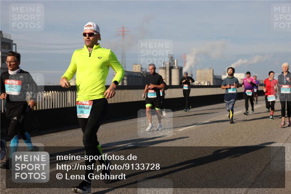 03.10.2025 - Köhlbrandbrückenlauf Lena Gebhardt http://msf.ph/oto/9133728 03.10.2025 09:51:44 Position 2 2736, 2942 meine-sportfotos.de