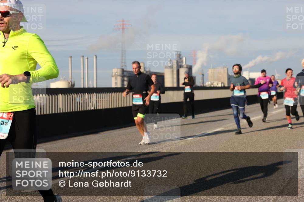03.10.2025 - Köhlbrandbrückenlauf Lena Gebhardt http://msf.ph/oto/9133732 03.10.2025 09:51:44 Position 2  meine-sportfotos.de