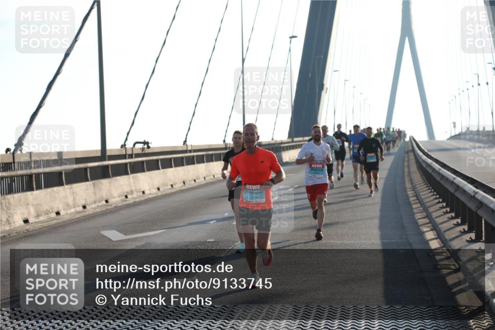 03.10.2025 - Köhlbrandbrückenlauf Yannick Fuchs http://msf.ph/oto/9133745 03.10.2025 08:20:52 Position 1 1012 meine-sportfotos.de