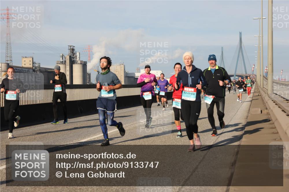 03.10.2025 - Köhlbrandbrückenlauf Lena Gebhardt http://msf.ph/oto/9133747 03.10.2025 09:51:45 Position 2 4, 1461, 1555 meine-sportfotos.de
