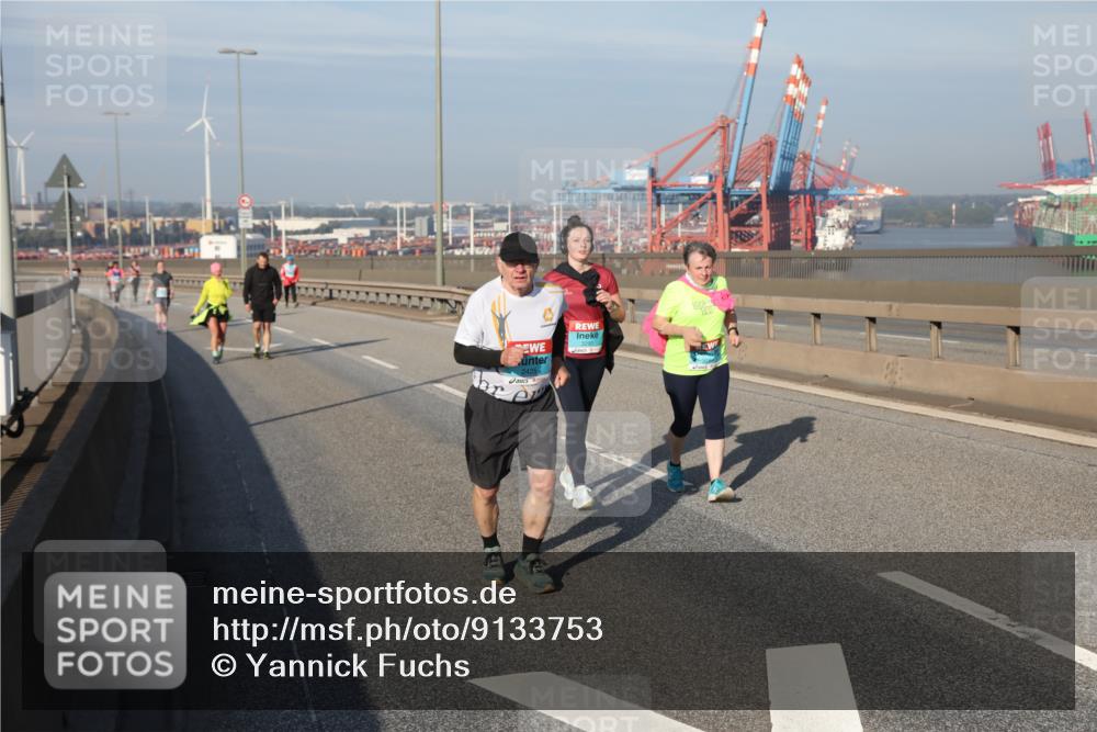 03.10.2025 - Köhlbrandbrückenlauf Yannick Fuchs http://msf.ph/oto/9133753 03.10.2025 09:06:39 Position 2 2425 meine-sportfotos.de