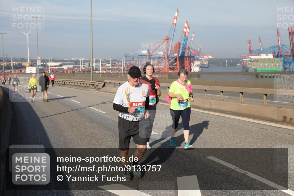 03.10.2025 - Köhlbrandbrückenlauf Yannick Fuchs http://msf.ph/oto/9133757 03.10.2025 09:06:40 Position 2 2425 meine-sportfotos.de