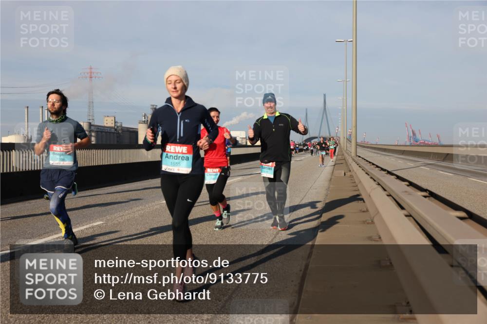 03.10.2025 - Köhlbrandbrückenlauf Lena Gebhardt http://msf.ph/oto/9133775 03.10.2025 09:51:46 Position 2 1508, 1555 meine-sportfotos.de