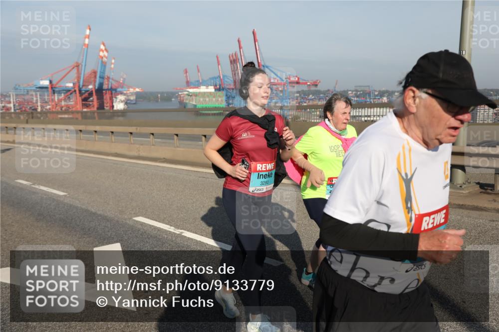 03.10.2025 - Köhlbrandbrückenlauf Yannick Fuchs http://msf.ph/oto/9133779 03.10.2025 09:06:42 Position 2 3290 meine-sportfotos.de