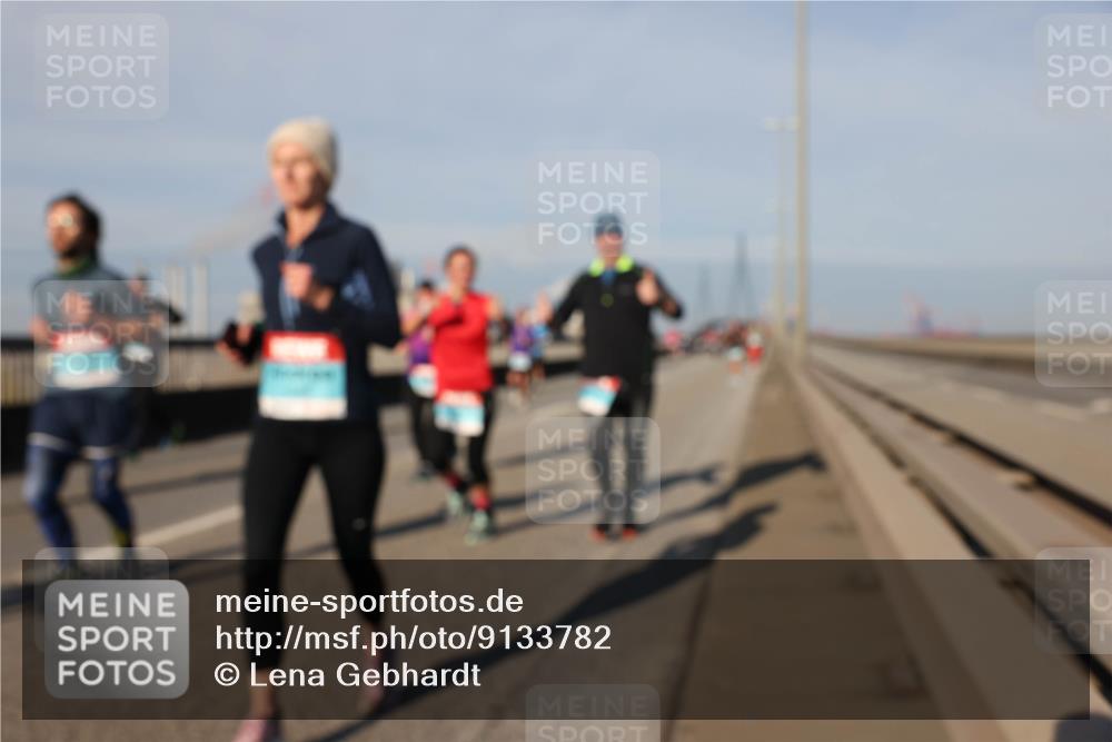 03.10.2025 - Köhlbrandbrückenlauf Lena Gebhardt http://msf.ph/oto/9133782 03.10.2025 09:51:47 Position 2  meine-sportfotos.de