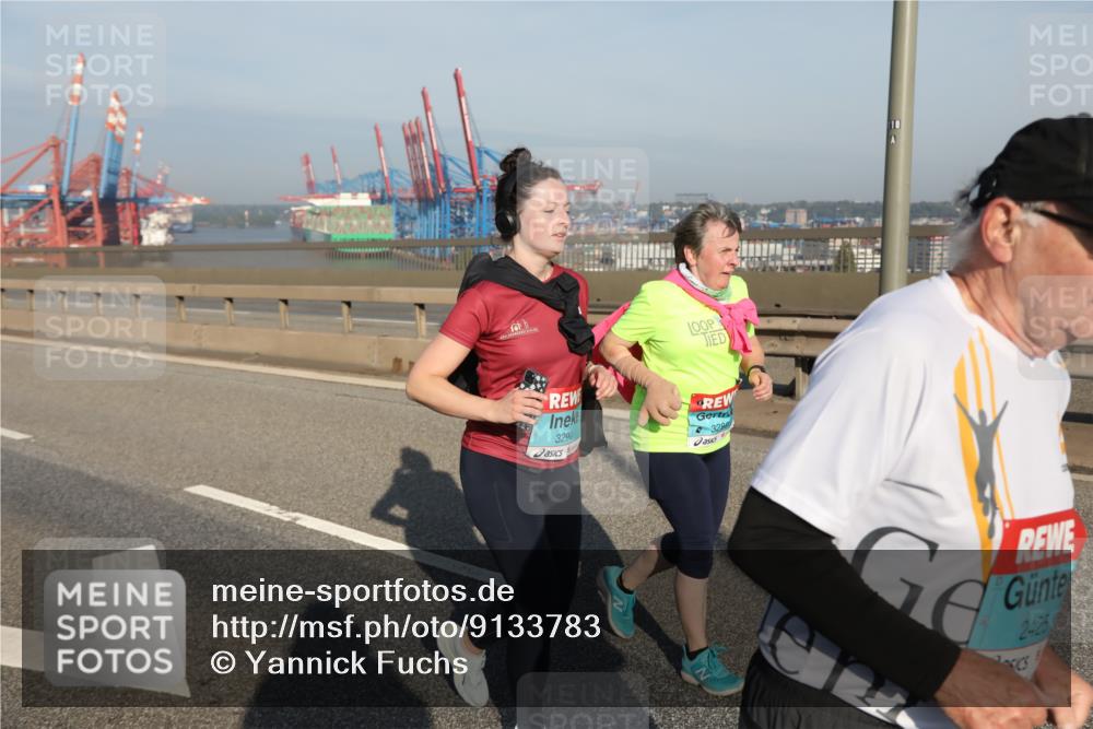 03.10.2025 - Köhlbrandbrückenlauf Yannick Fuchs http://msf.ph/oto/9133783 03.10.2025 09:06:42 Position 2 3290, 328, 2425 meine-sportfotos.de
