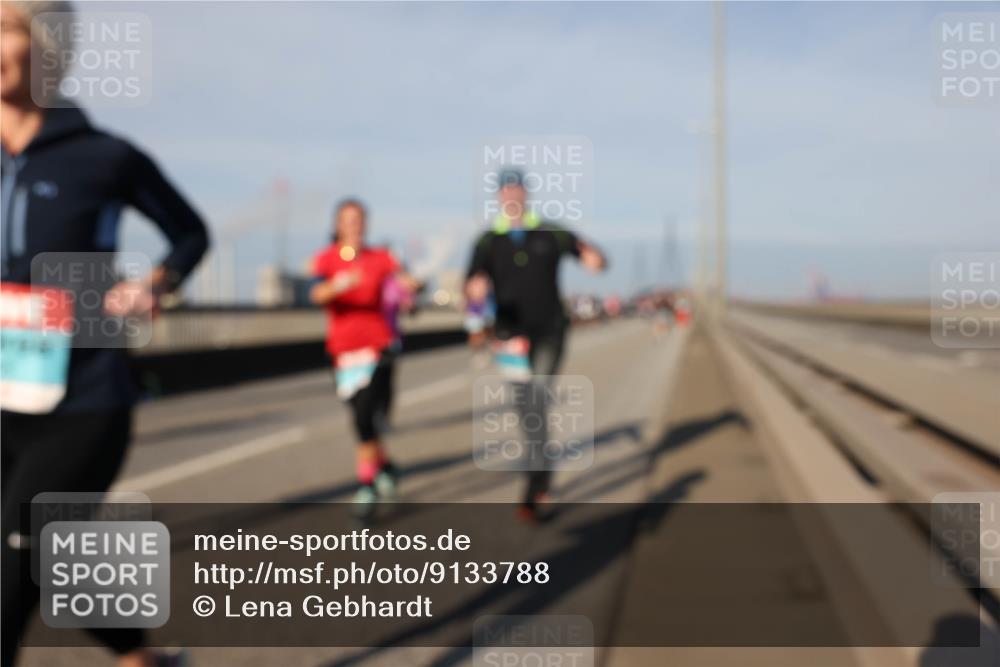 03.10.2025 - Köhlbrandbrückenlauf Lena Gebhardt http://msf.ph/oto/9133788 03.10.2025 09:51:47 Position 2  meine-sportfotos.de