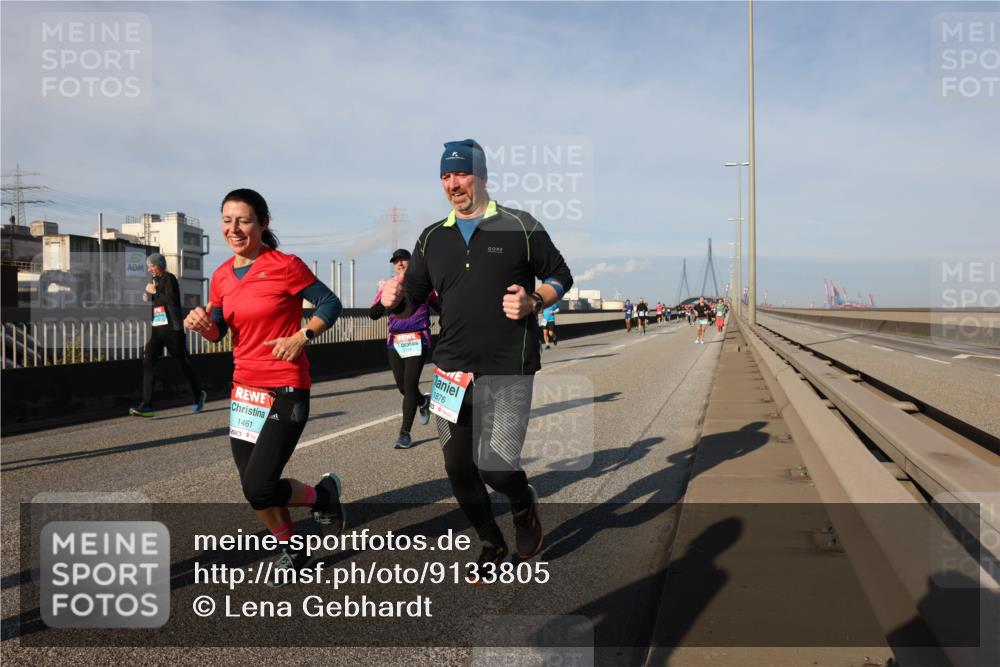 03.10.2025 - Köhlbrandbrückenlauf Lena Gebhardt http://msf.ph/oto/9133805 03.10.2025 09:51:47 Position 2 1461, 1876 meine-sportfotos.de