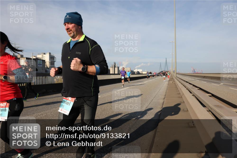 03.10.2025 - Köhlbrandbrückenlauf Lena Gebhardt http://msf.ph/oto/9133821 03.10.2025 09:51:48 Position 2 61, 876 meine-sportfotos.de