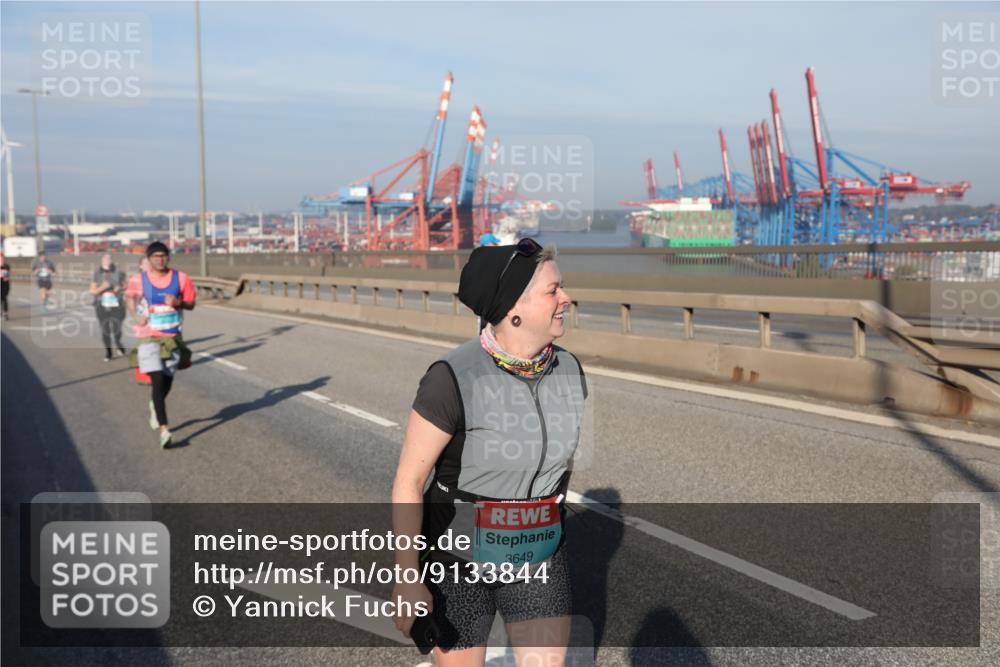 03.10.2025 - Köhlbrandbrückenlauf Yannick Fuchs http://msf.ph/oto/9133844 03.10.2025 09:07:00 Position 2 3649 meine-sportfotos.de