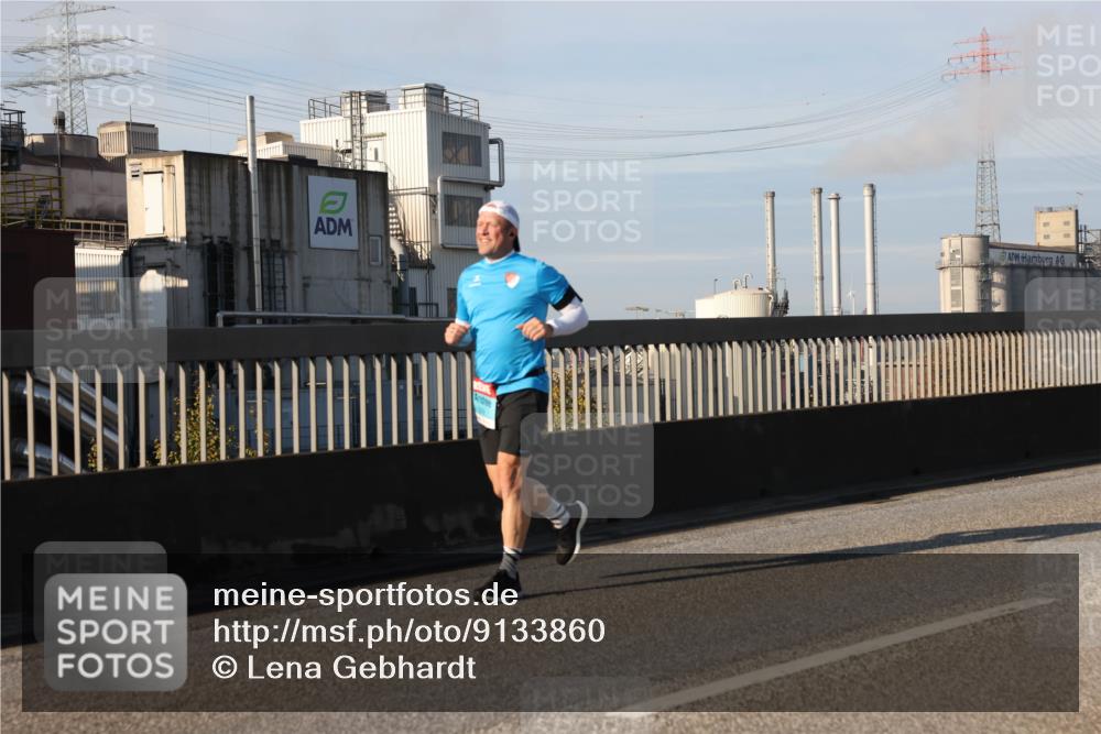 03.10.2025 - Köhlbrandbrückenlauf Lena Gebhardt http://msf.ph/oto/9133860 03.10.2025 09:51:53 Position 2  meine-sportfotos.de