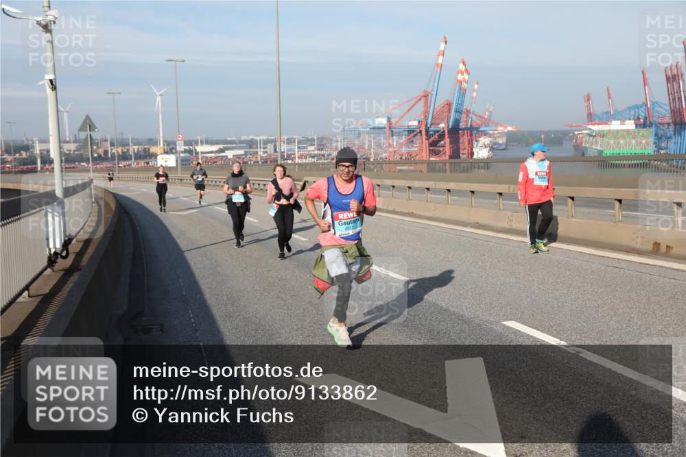 03.10.2025 - Köhlbrandbrückenlauf Yannick Fuchs http://msf.ph/oto/9133862 03.10.2025 09:07:01 Position 2 3512 meine-sportfotos.de