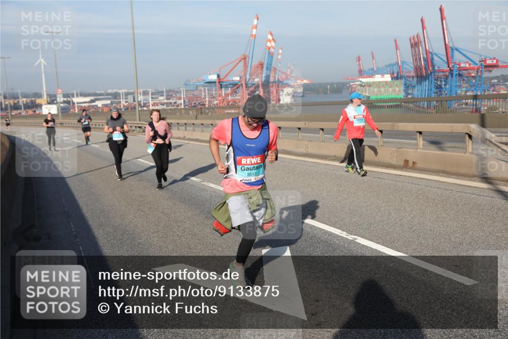 03.10.2025 - Köhlbrandbrückenlauf Yannick Fuchs http://msf.ph/oto/9133875 03.10.2025 09:07:02 Position 2 3512 meine-sportfotos.de