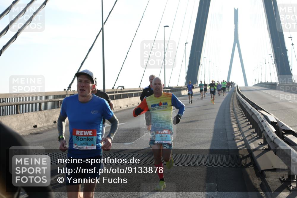 03.10.2025 - Köhlbrandbrückenlauf Yannick Fuchs http://msf.ph/oto/9133878 03.10.2025 08:20:58 Position 1 3248, 3610 meine-sportfotos.de