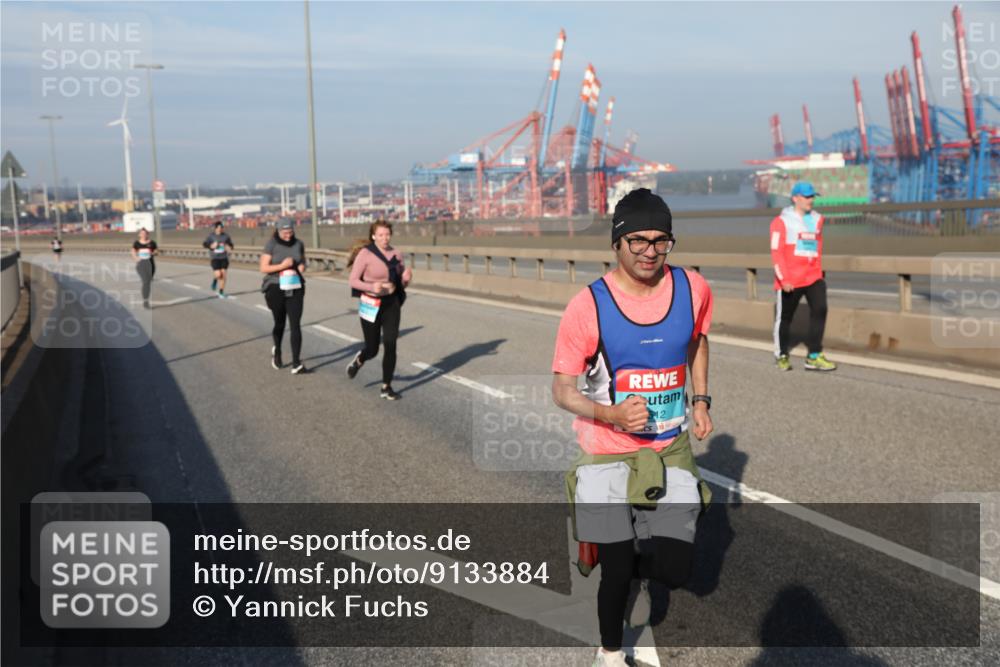03.10.2025 - Köhlbrandbrückenlauf Yannick Fuchs http://msf.ph/oto/9133884 03.10.2025 09:07:02 Position 2 12 meine-sportfotos.de