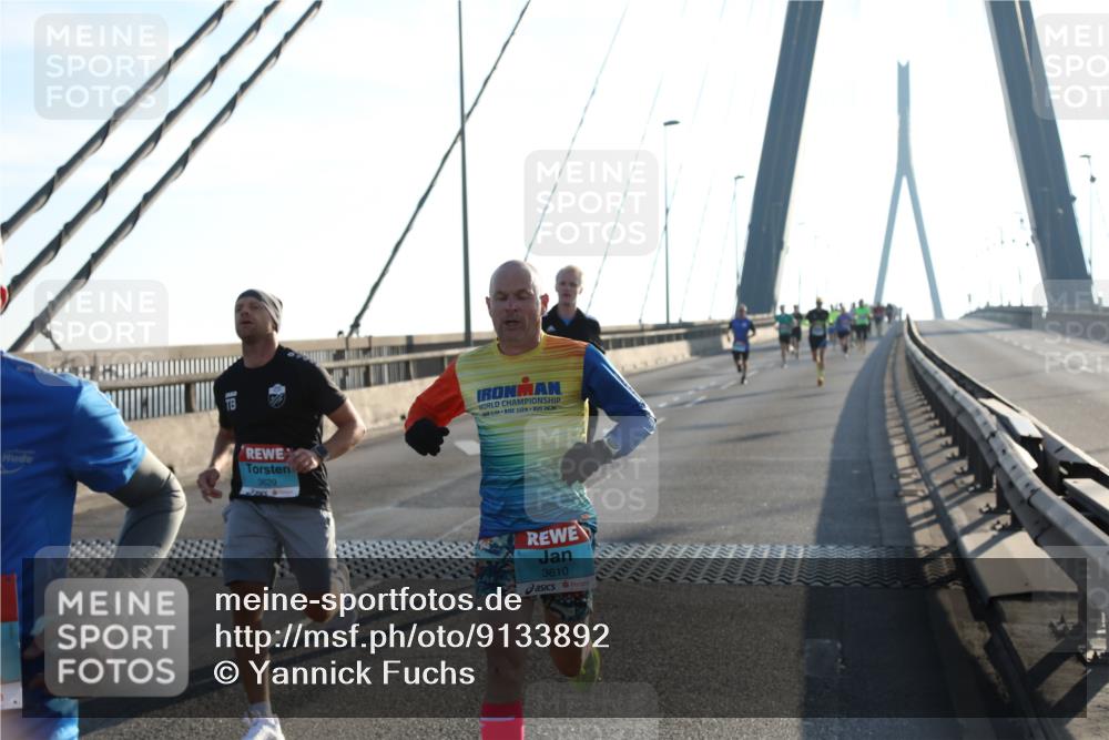 03.10.2025 - Köhlbrandbrückenlauf Yannick Fuchs http://msf.ph/oto/9133892 03.10.2025 08:20:58 Position 1 3629, 2, 112, 26, 2, 3610 meine-sportfotos.de