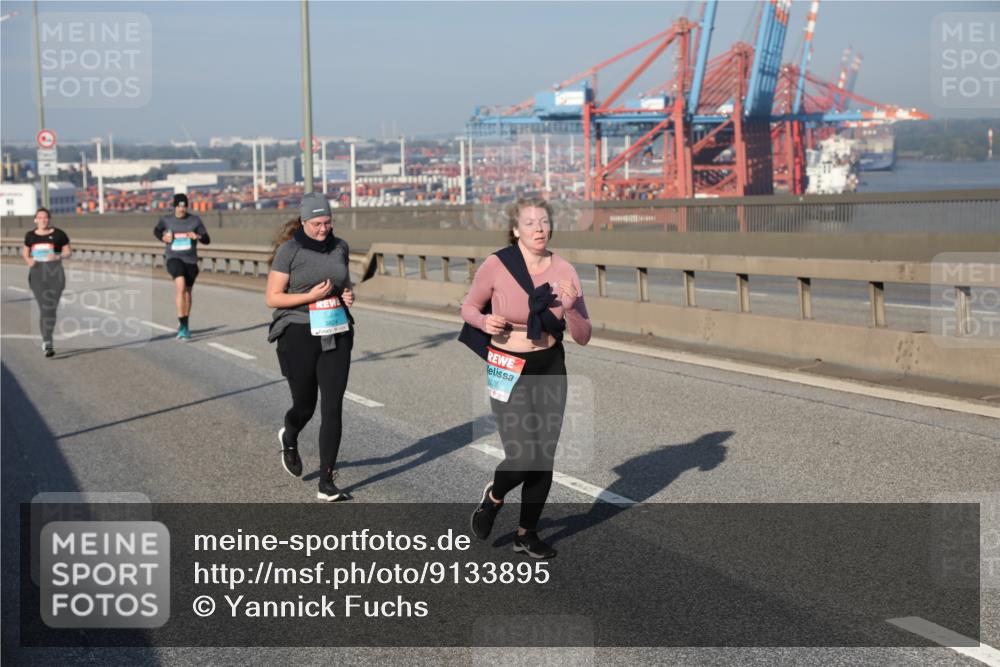 03.10.2025 - Köhlbrandbrückenlauf Yannick Fuchs http://msf.ph/oto/9133895 03.10.2025 09:07:03 Position 2 78 meine-sportfotos.de