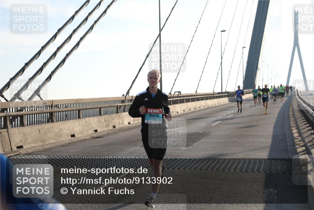 03.10.2025 - Köhlbrandbrückenlauf Yannick Fuchs http://msf.ph/oto/9133902 03.10.2025 08:20:59 Position 1 1029 meine-sportfotos.de