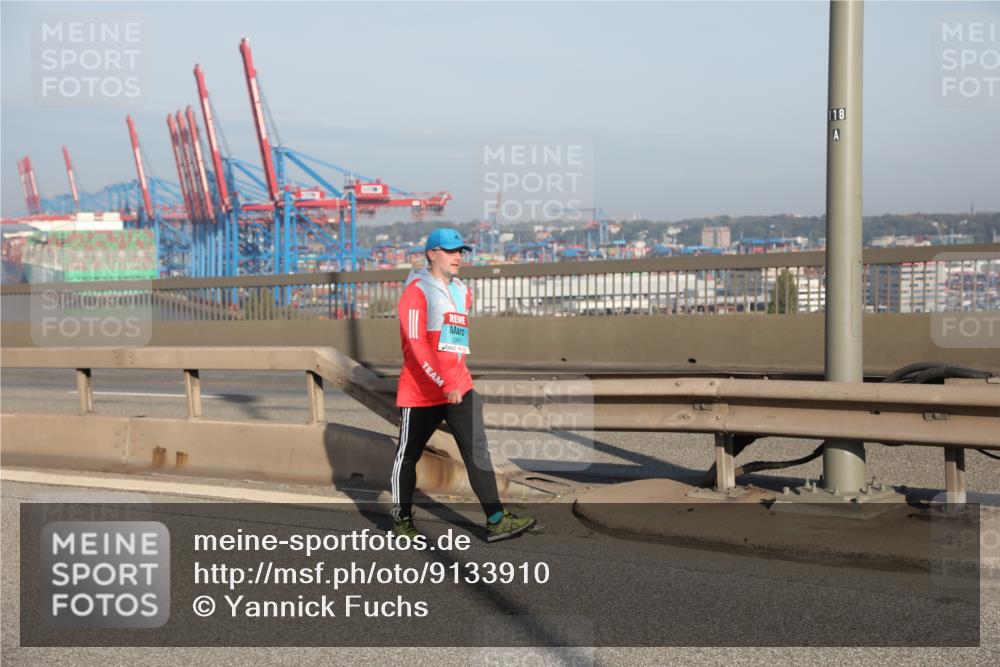 03.10.2025 - Köhlbrandbrückenlauf Yannick Fuchs http://msf.ph/oto/9133910 03.10.2025 09:07:04 Position 2 118 meine-sportfotos.de