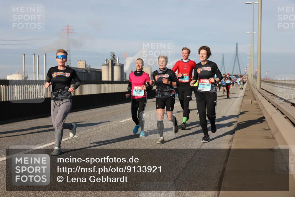 03.10.2025 - Köhlbrandbrückenlauf Lena Gebhardt http://msf.ph/oto/9133921 03.10.2025 09:52:02 Position 2 1355, 3010 meine-sportfotos.de