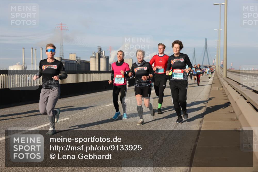 03.10.2025 - Köhlbrandbrückenlauf Lena Gebhardt http://msf.ph/oto/9133925 03.10.2025 09:52:02 Position 2 1355, 3010 meine-sportfotos.de