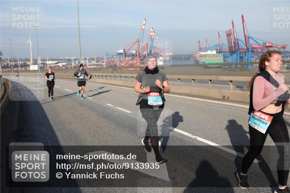 03.10.2025 - Köhlbrandbrückenlauf Yannick Fuchs http://msf.ph/oto/9133935 03.10.2025 09:07:06 Position 2 3824, 2278 meine-sportfotos.de